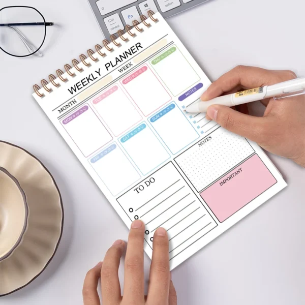 Planificador semanal simple, cuaderno para tu lista de tareas con 52 hojas de en blanco, papel de 8x5,6' de espesor, 120 g sin fecha para que configures en modod flexible