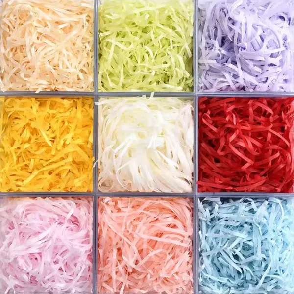 Hebras de papel arrugadas multicolores, confeti arrugado triturado, relleno de caja,
