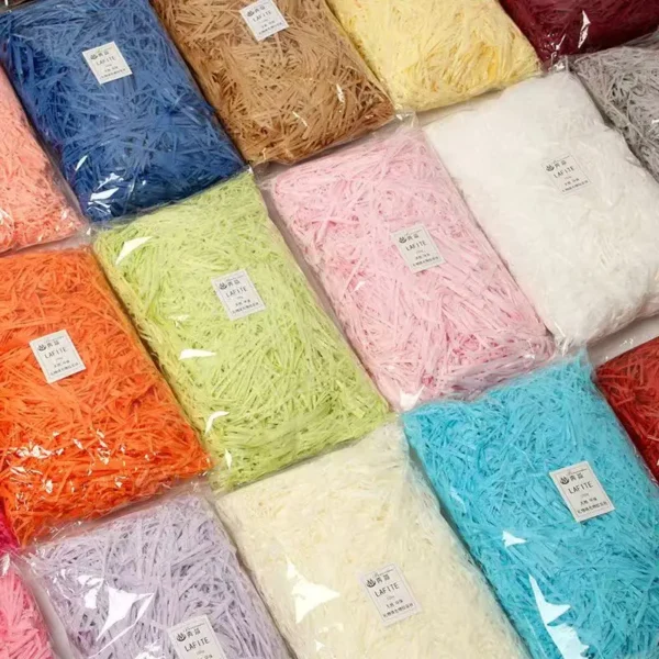 Hebras de papel arrugadas multicolores, confeti arrugado triturado, relleno de caja,