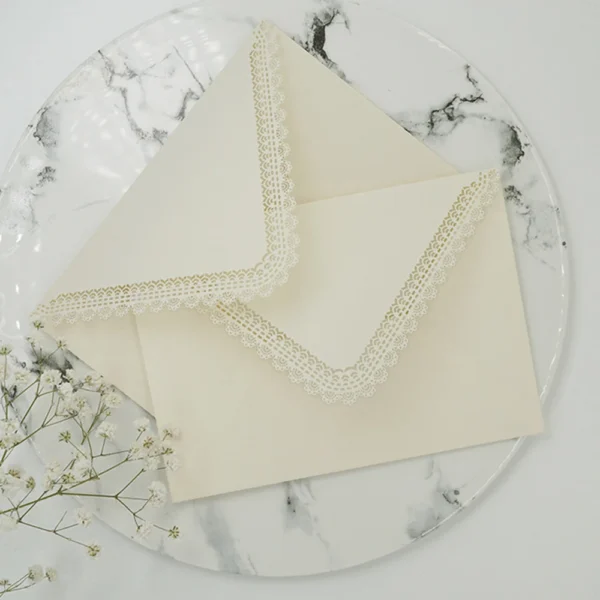 Sobres triangulares de encaje Vintage para tarjetas DIY