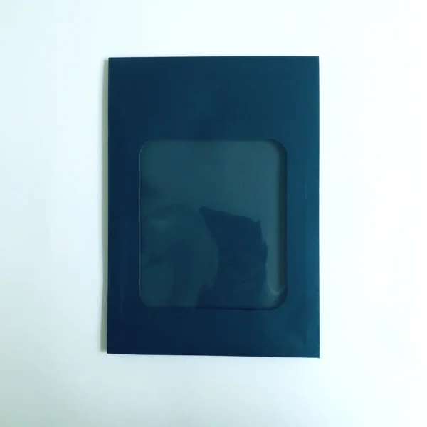 Sobre con ventana, impermeable