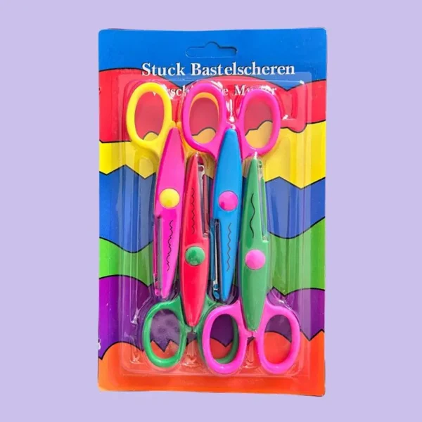Tijeras con patrón ondulado para cortar papel