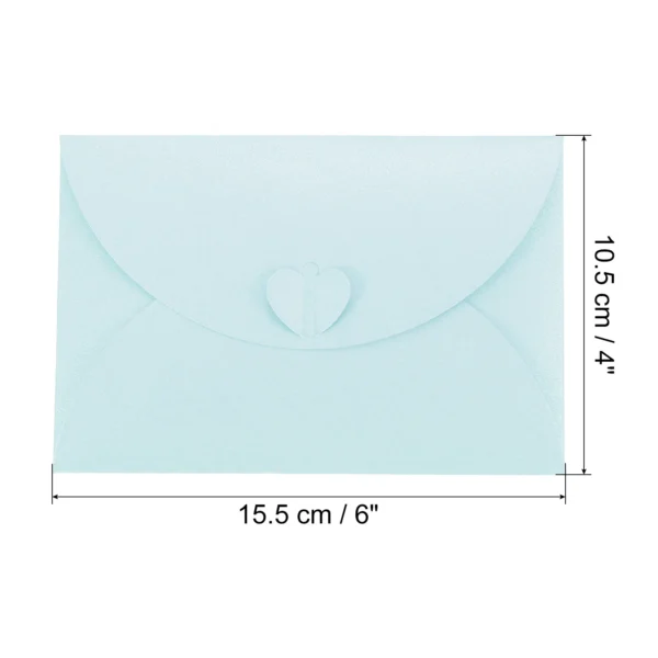 Mini sobre de papel nacarado con cierre en forma de corazón