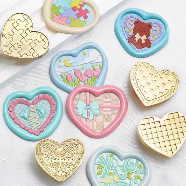 Sello de cera en forma de corazón, de diferentes motivos para elegir y sellar tus cartas con el diseño que mas te guste