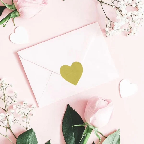 Pegatinas doradas en forma de corazón