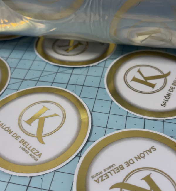Etiquetas y pegatinas personalizadas