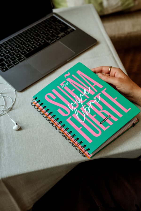 Agenda Mr. Wonderful 2026-27 Semanal 18 Meses - Sueña Fuerte, Vive Libre